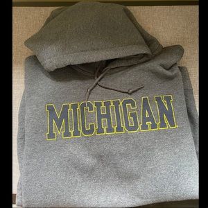 Mens Large University of Michigan Sweatshirt